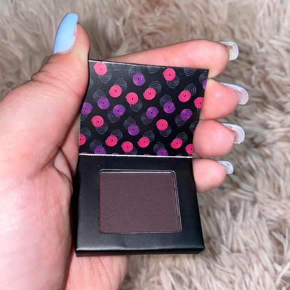 NYX Eyeshadow and Highlighter Bundle - Picture 5 of 5